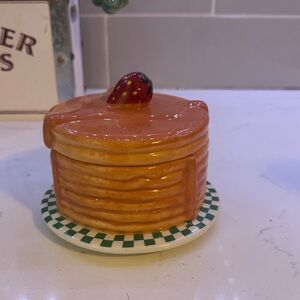 Ceramic Pancake Trinket Box with Strawberry